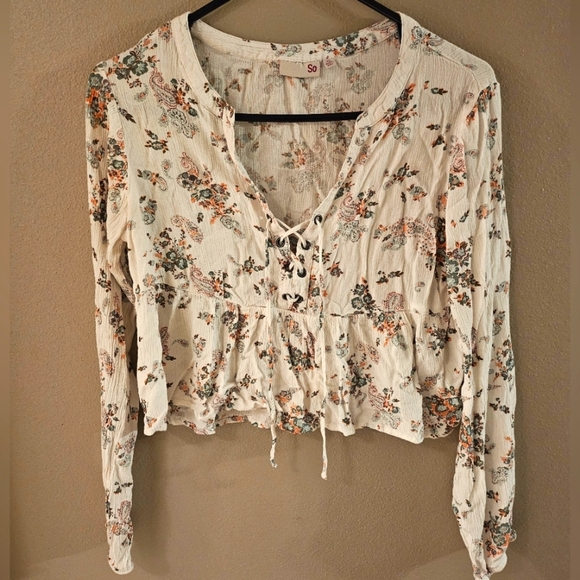 SO Women's Floral White Top - Picture 1 of 13